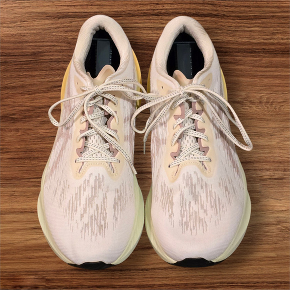 Asics Women’s Novablast 3 Running Shoes Cream/Fawn, Size 11 - Picture 1 of 6